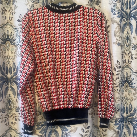 Tommy Hilfiger Red and Navy houndstooth Patterned top. Small, long sleeve,ribbed - Picture 3 of 8